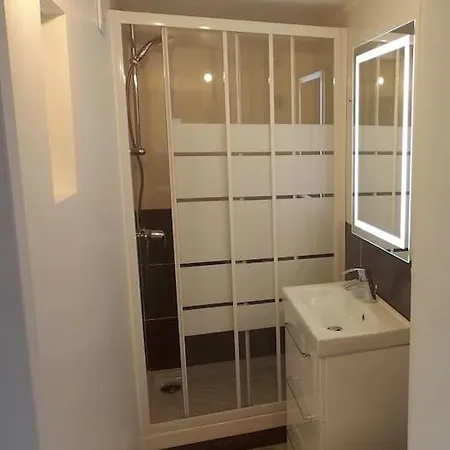 Chateau A 10 Min A Pied Apartmán *